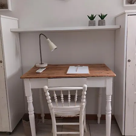 Apartment 41 Homer Street *